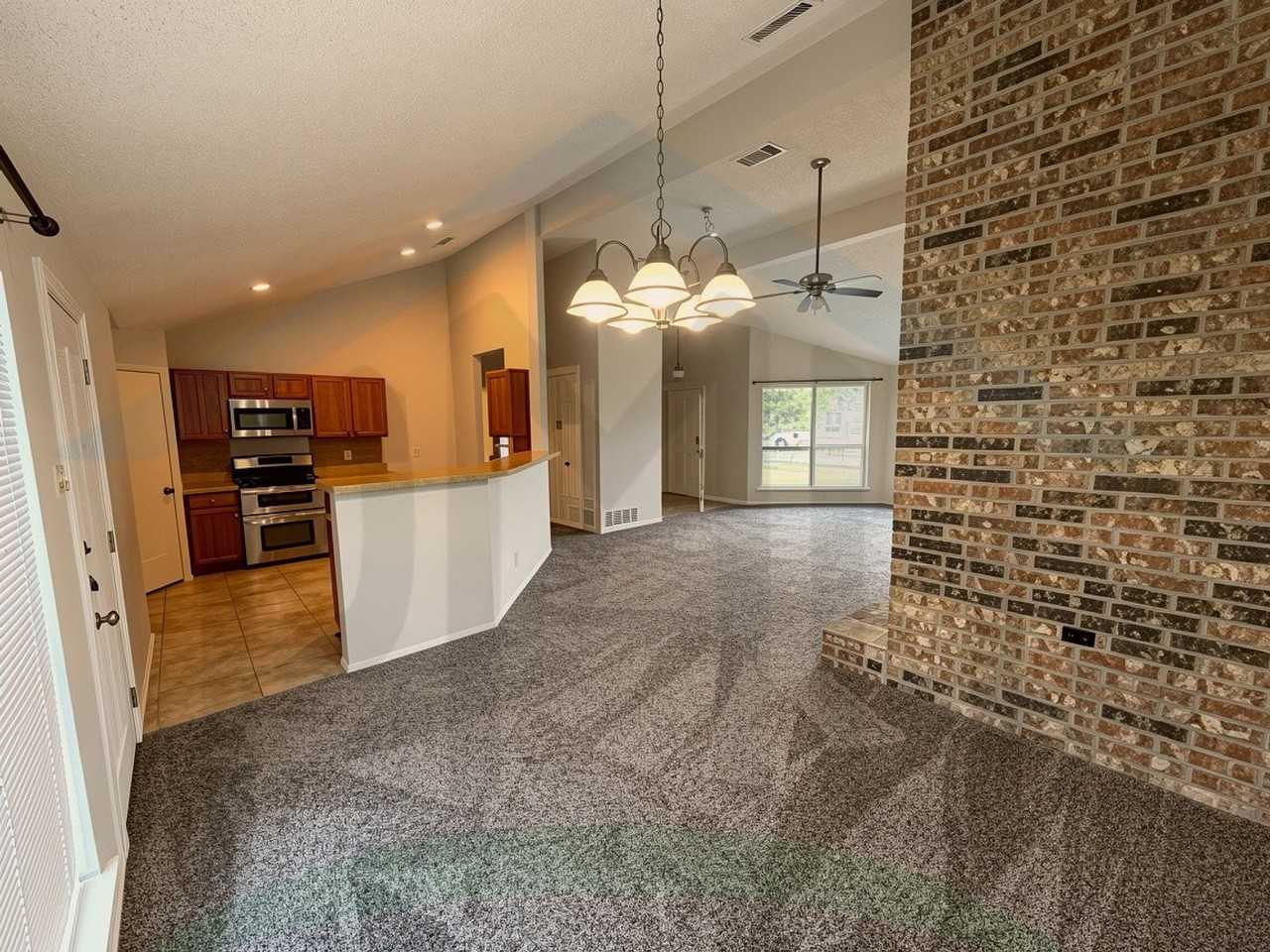 322 Quail Hollow Dr - Photo 6 of 13