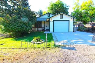 8013 W Queen St - Photo 1 of 1