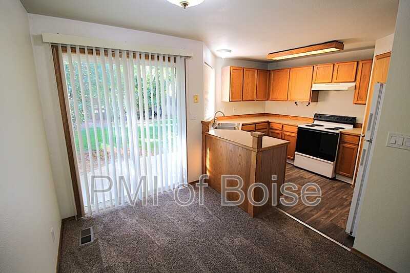 8013 W Queen St - Photo 7 of 17