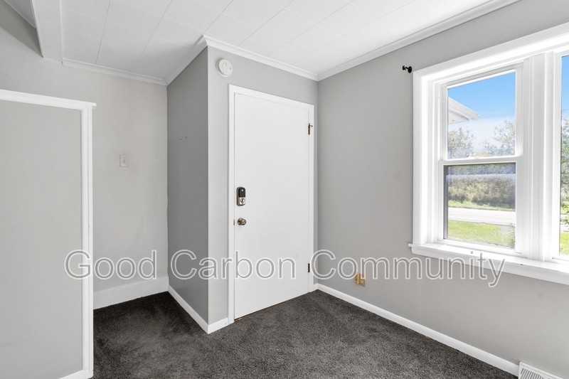 4470 Seneca St #LEFT - Photo 3 of 30