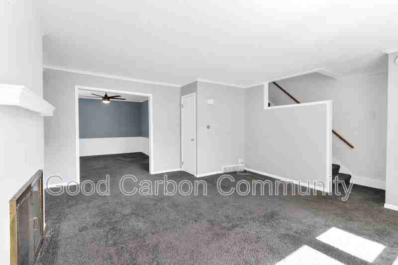 4470 Seneca St #LEFT - Photo 6 of 30