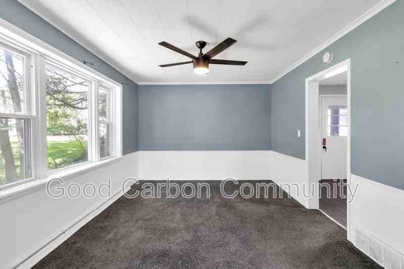 4470 Seneca St #LEFT - Photo 7 of 30