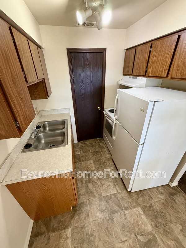 404 S Bosse Ave - Photo 7 of 7