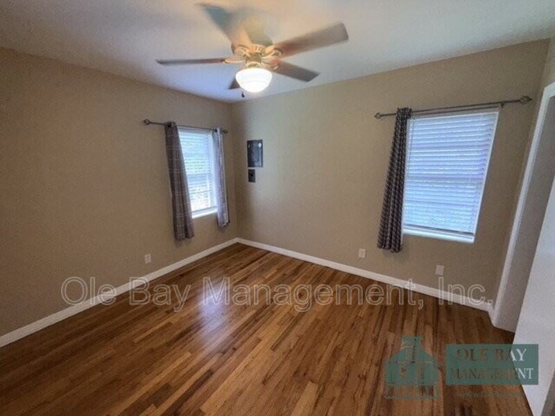 158 General Bullard Ave - Photo 4 of 12