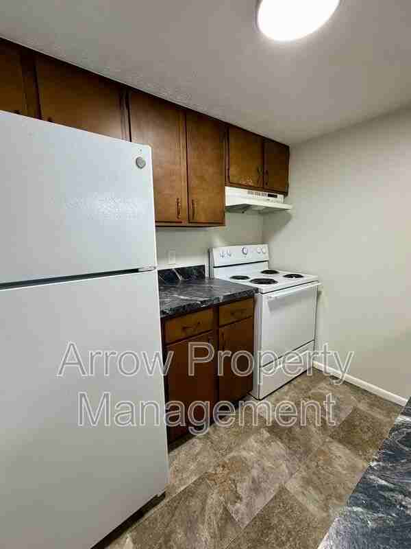 2338 Lynn St - Photo 2 of 11
