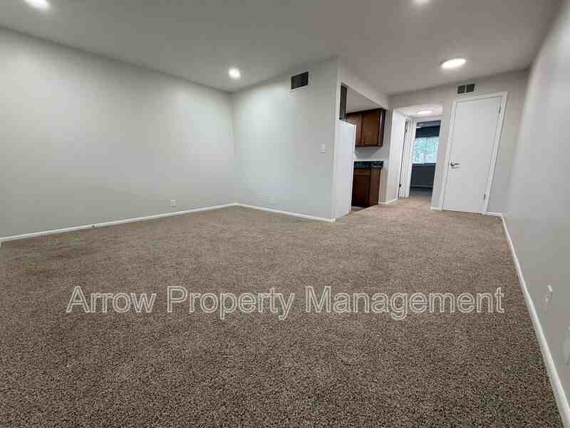 2338 Lynn St - Photo 4 of 11