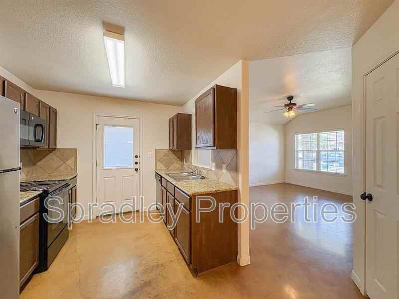 517B Kendra Dr - Photo 4 of 14