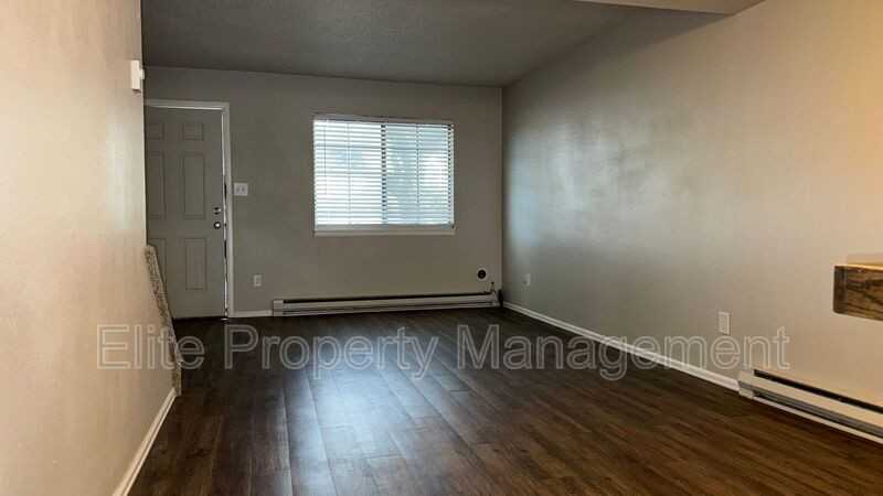 25 Royal Crest Dr #C - Photo 4 of 14