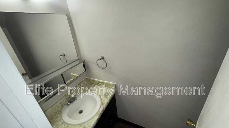25 Royal Crest Dr #C - Photo 6 of 14