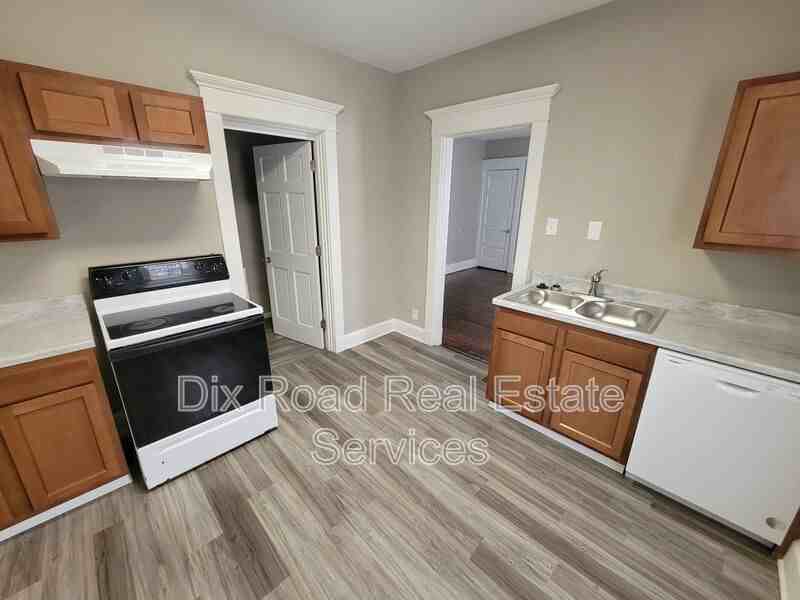 307 Moore St - Photo 5 of 10