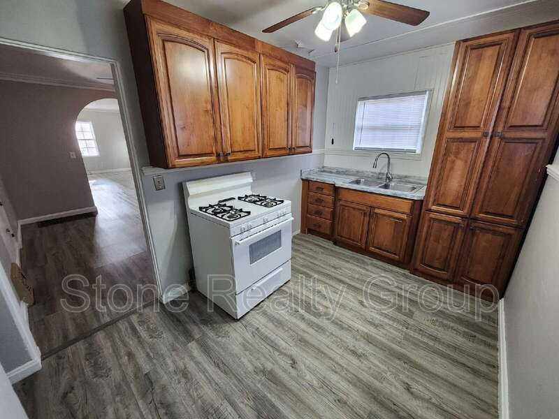 1609 S 5th St #A - Photo 4 of 9