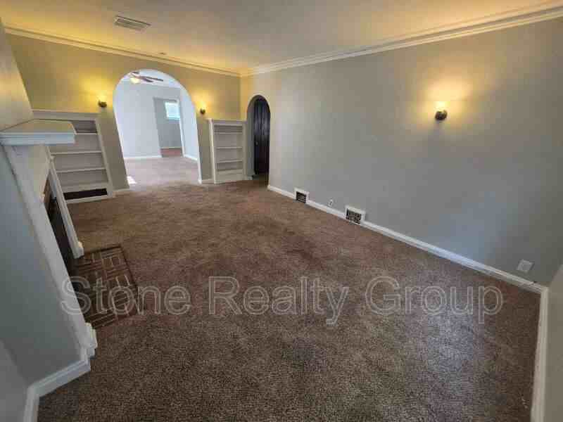 1609 S 5th St #B - Photo 2 of 8