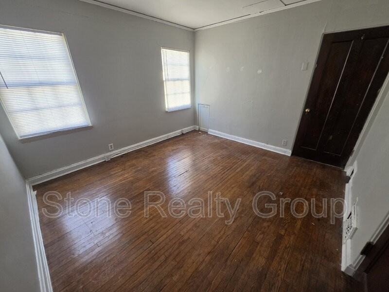 1609 S 5th St #B - Photo 6 of 8