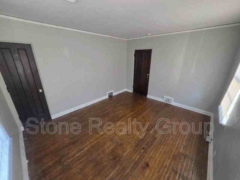 1609 S 5th St #B - Photo 5 of 8