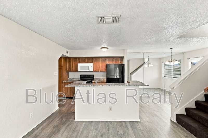 9803 Walnut St #B206 - Photo 4 of 23