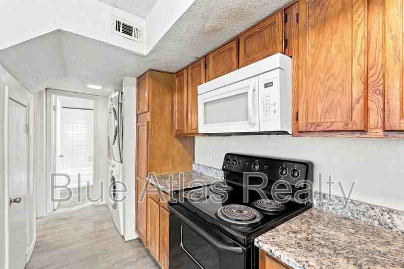 9803 Walnut St #B206 - Photo 7 of 23