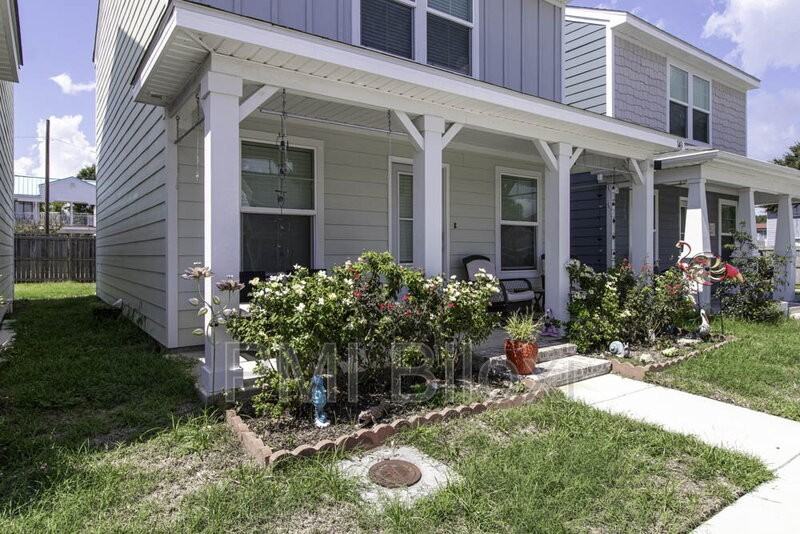 143 Coral Breeze Dr - Photo 2 of 30