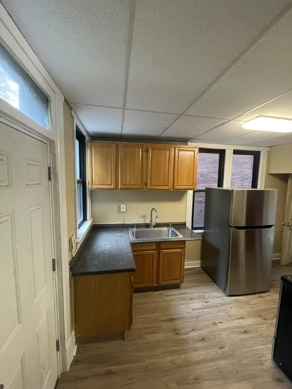 1250 Blackadore Ave - Photo 2 of 14