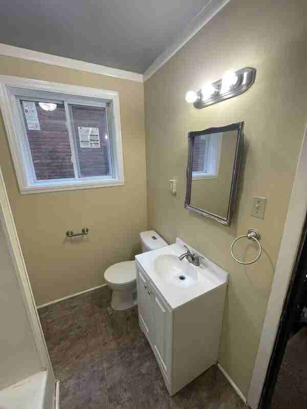 1250 Blackadore Ave - Photo 3 of 14