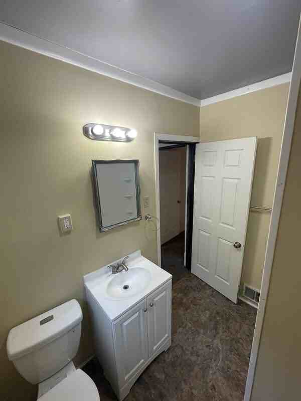 1250 Blackadore Ave - Photo 4 of 14