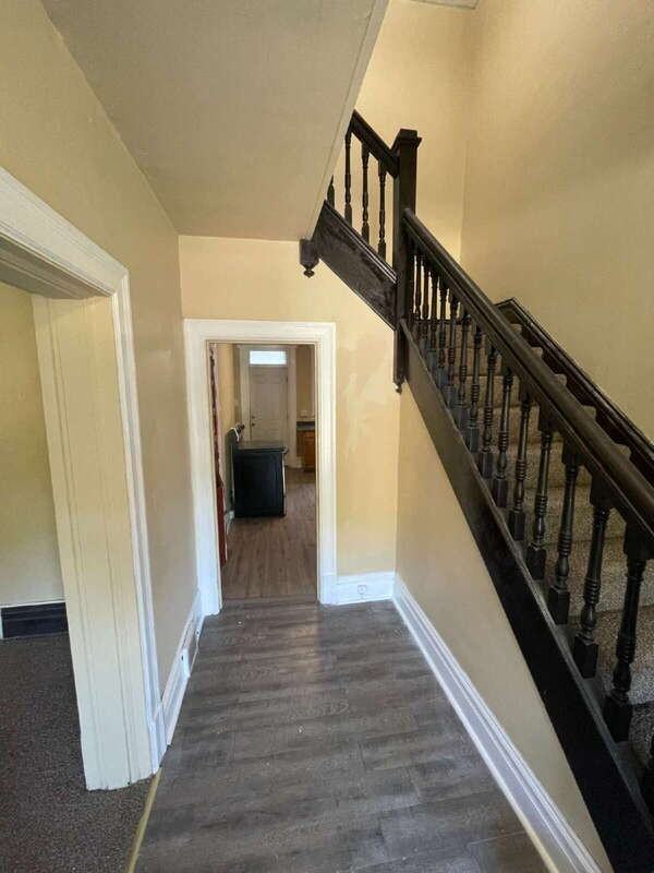 1250 Blackadore Ave - Photo 5 of 14