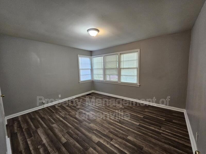 7 Mayflower Ave - Photo 3 of 13