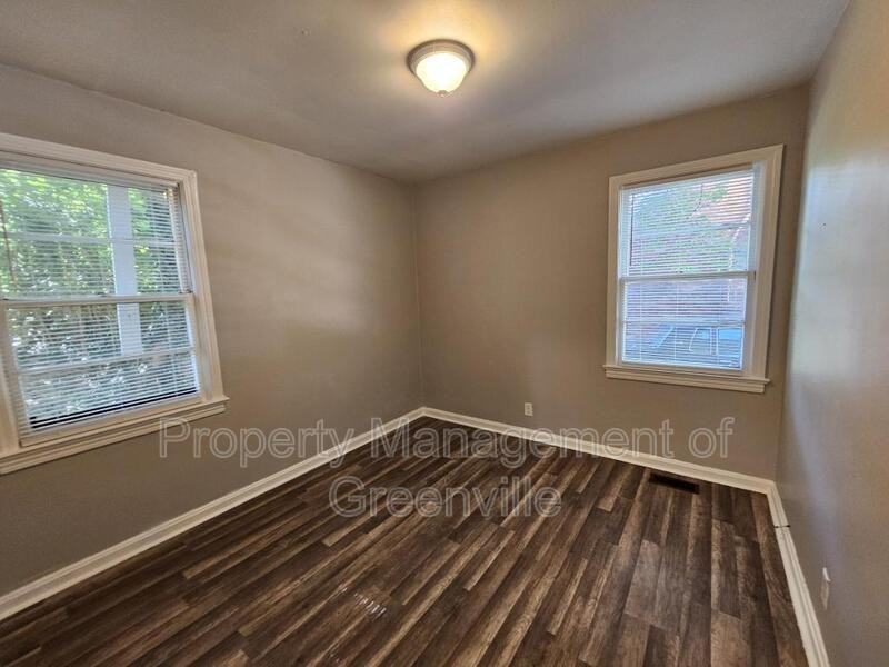 7 Mayflower Ave - Photo 5 of 13