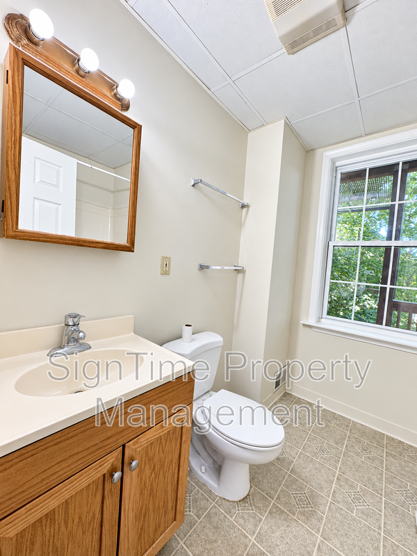 202 Fairground Ave - Photo 4 of 9