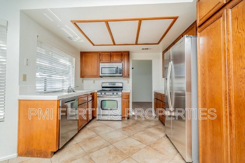 10909 Rollins Ct - Photo 7 of 18