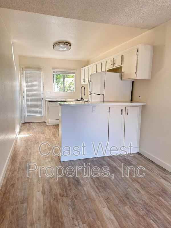 3515 Roosevelt St #H - Photo 4 of 15
