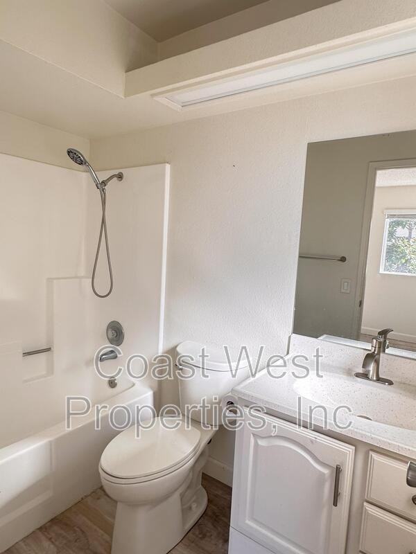3515 Roosevelt St #H - Photo 7 of 15