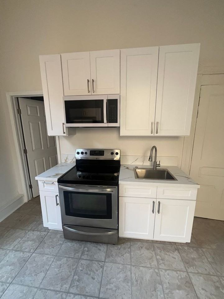 444 G St - Photo 3 of 10