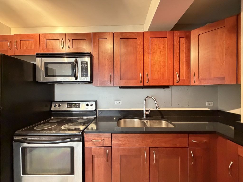 4180 N Marine Dr #1304 - Photo 5 of 21