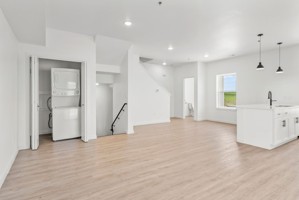 featured image of 2539 W 3rd St