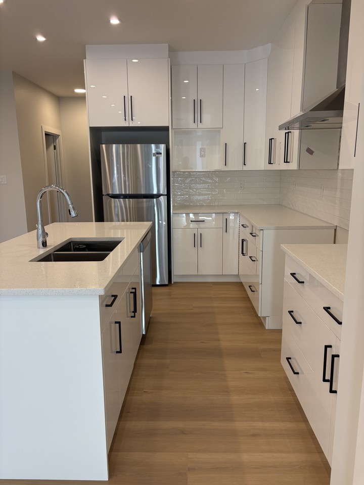 12337 85 St Nw - Photo 2 of 12