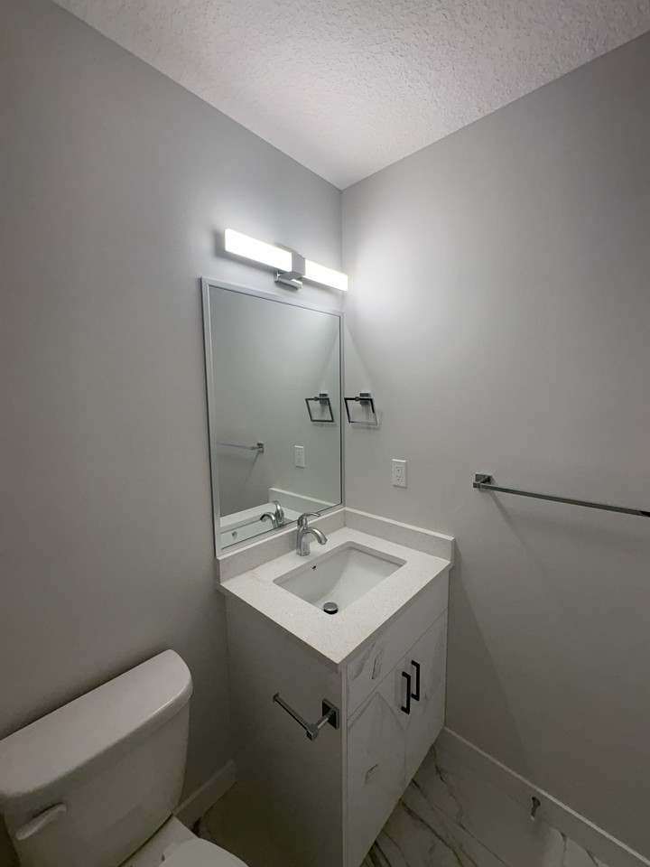 12337 85 St Nw - Photo 6 of 12