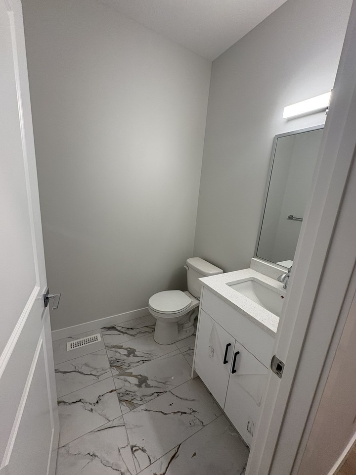 12337 85 St Nw - Photo 7 of 12