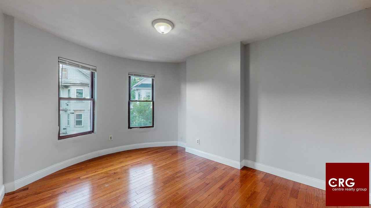 23 Harold St #2 - Photo 4 of 18