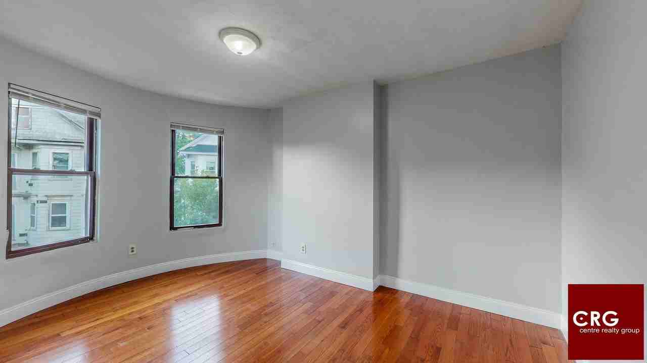23 Harold St #2 - Photo 5 of 18