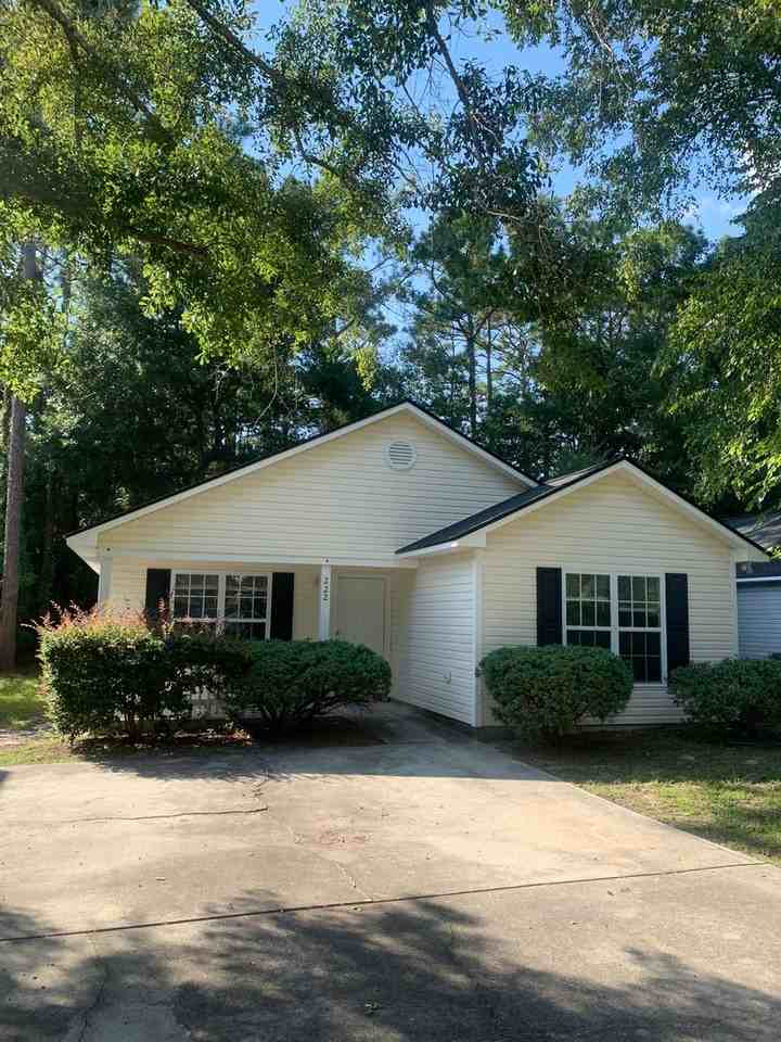 222 Charter Dr - Photo 2 of 19