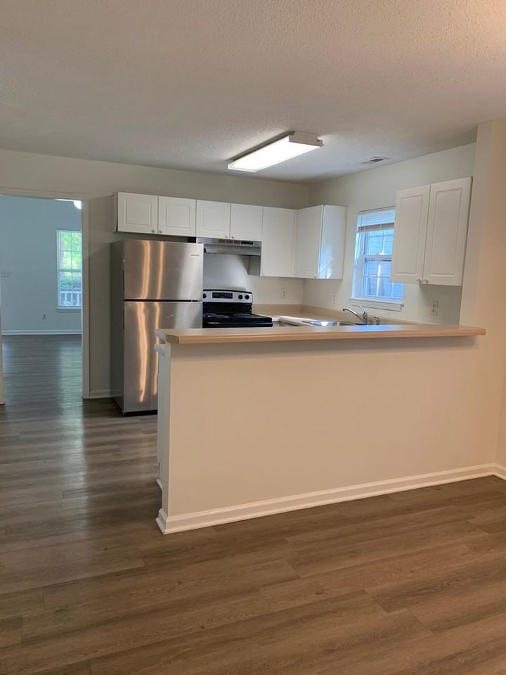 222 Charter Dr - Photo 6 of 19