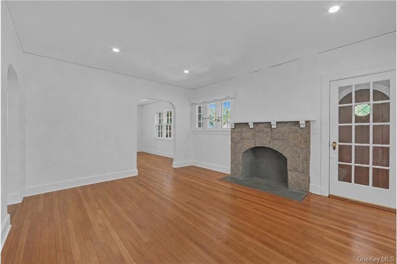 27 New St - Photo 2 of 5