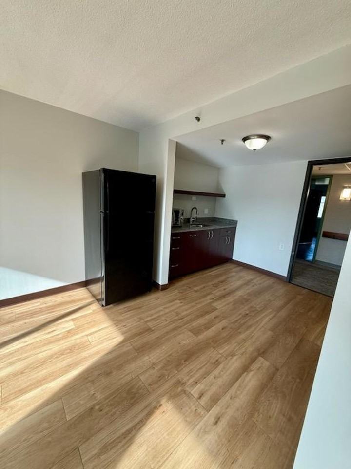 The Current Apartments! - Photo 7 of 21