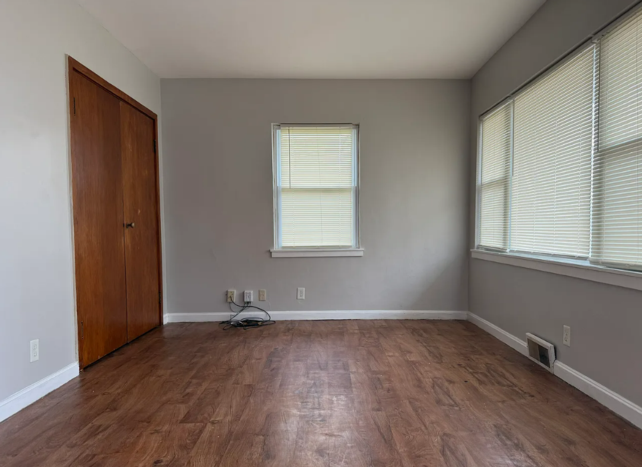 1339 E Illinois St - Photo 3 of 9