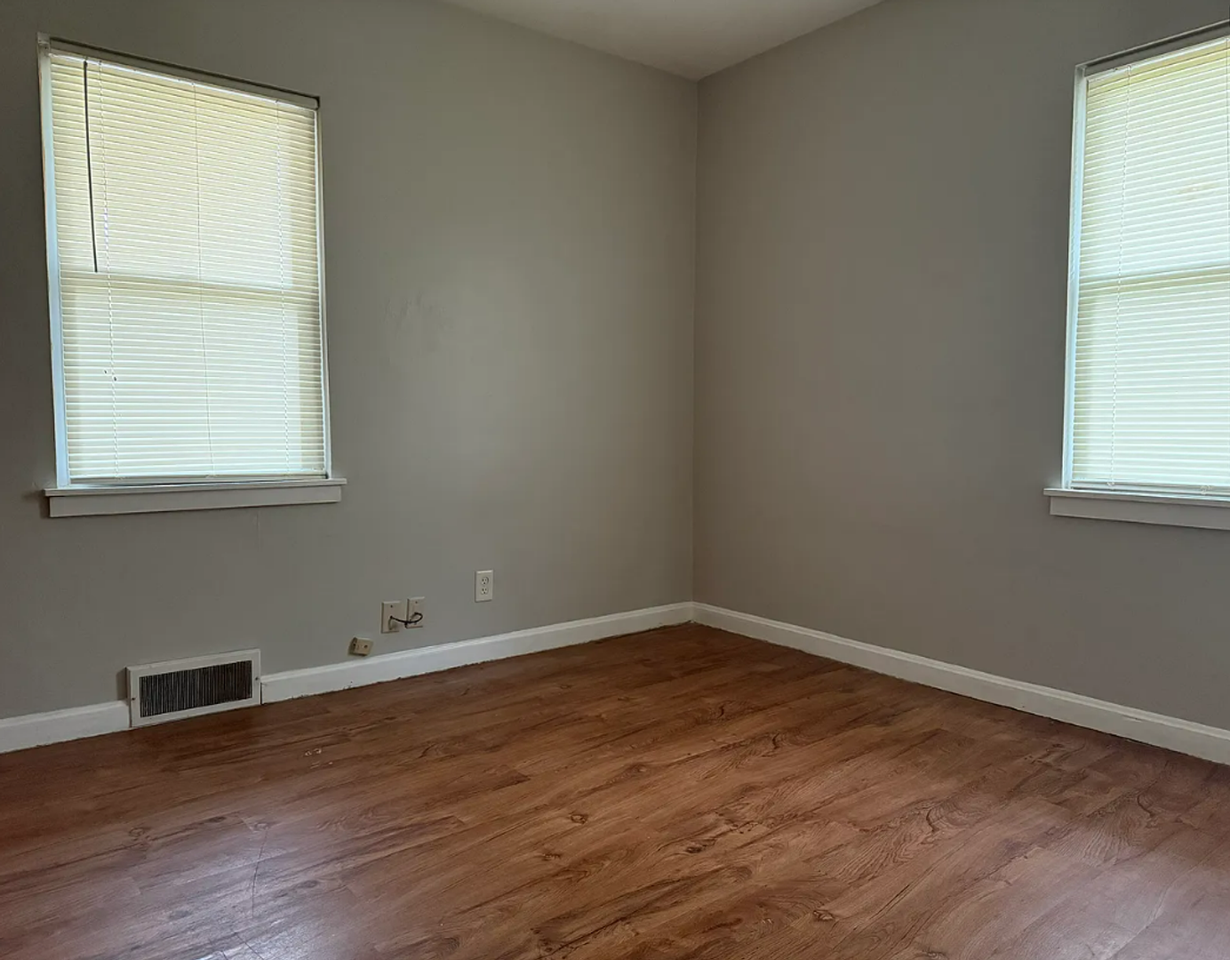 1339 E Illinois St - Photo 6 of 9