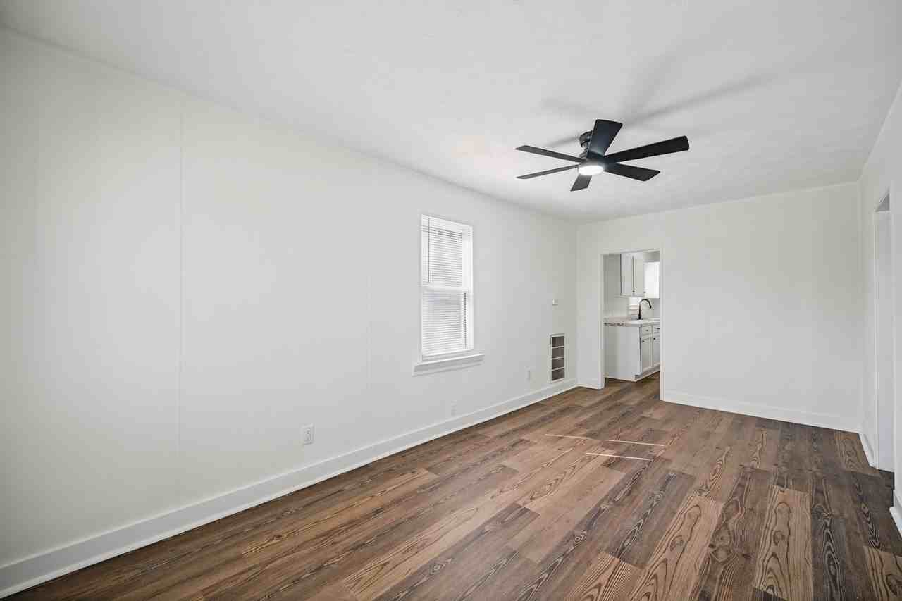 3713 Chestnut Ave - Photo 7 of 25