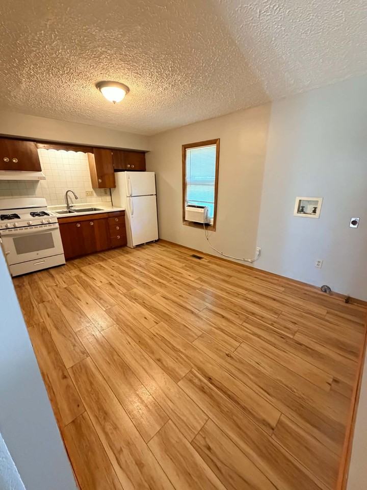 1400 Newberry Dr #3 - Photo 2 of 5