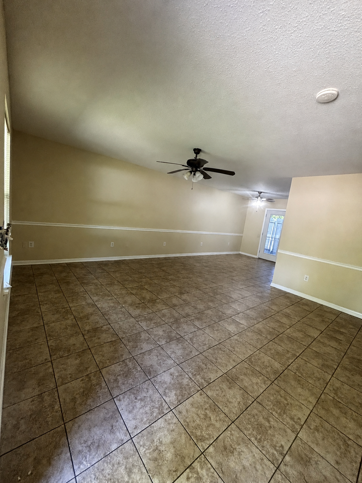 602 E South St #12B - Photo 2 of 6
