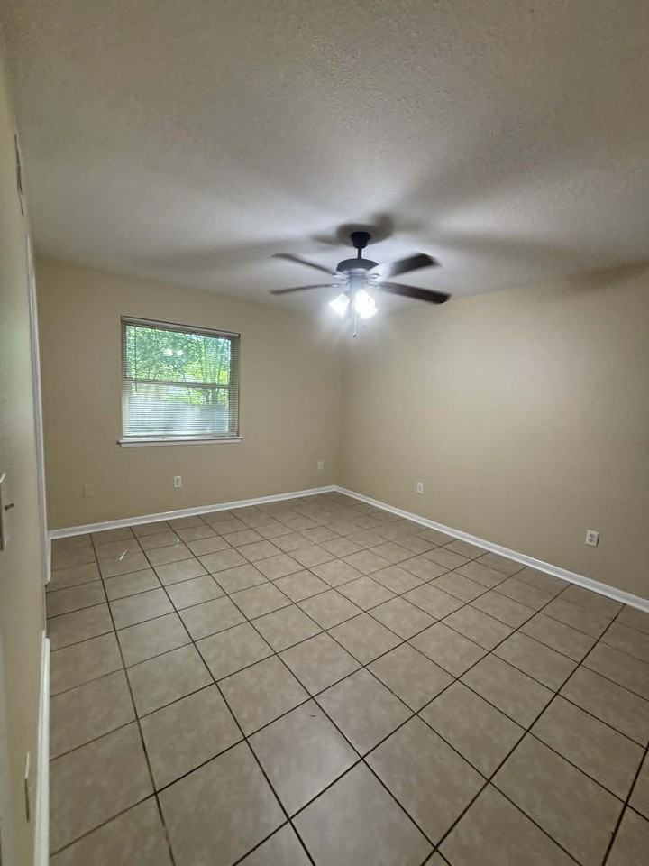 602 E South St #12B - Photo 5 of 6