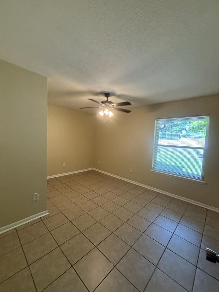 602 E South St #12B - Photo 6 of 6